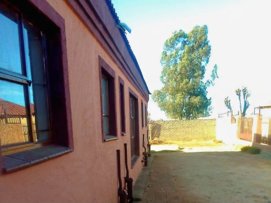 4 Bedroom Property for Sale in Bloemside 2 Free State